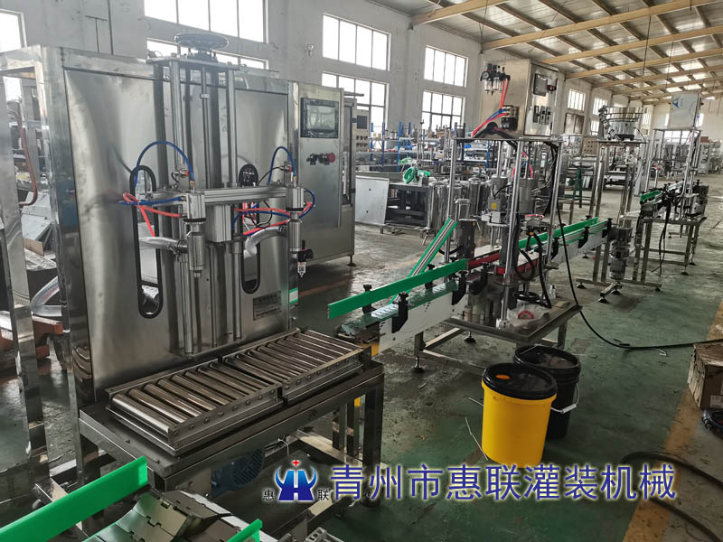 稱(chēng)重式液體灌裝生產(chǎn)線